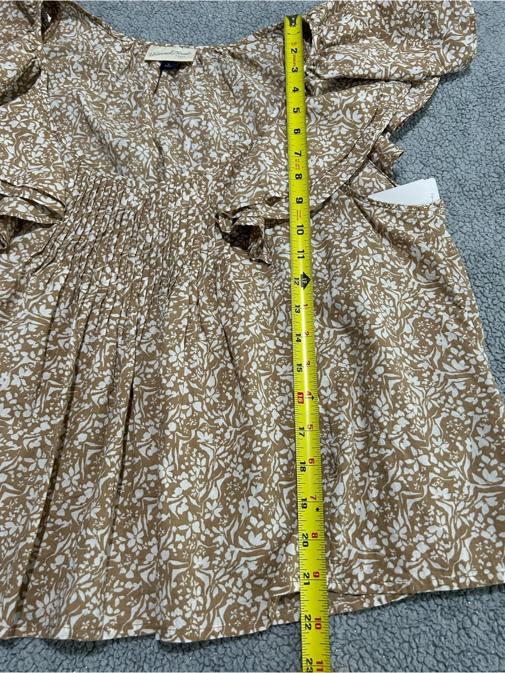 Universal Thread Beige Floral Ruffle Blouse - Picture 6 of 11